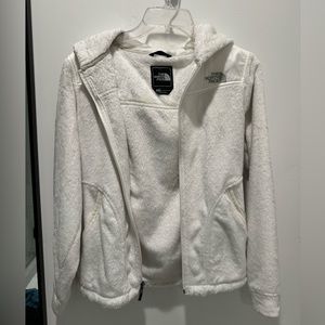 Women’s Northface jacket.